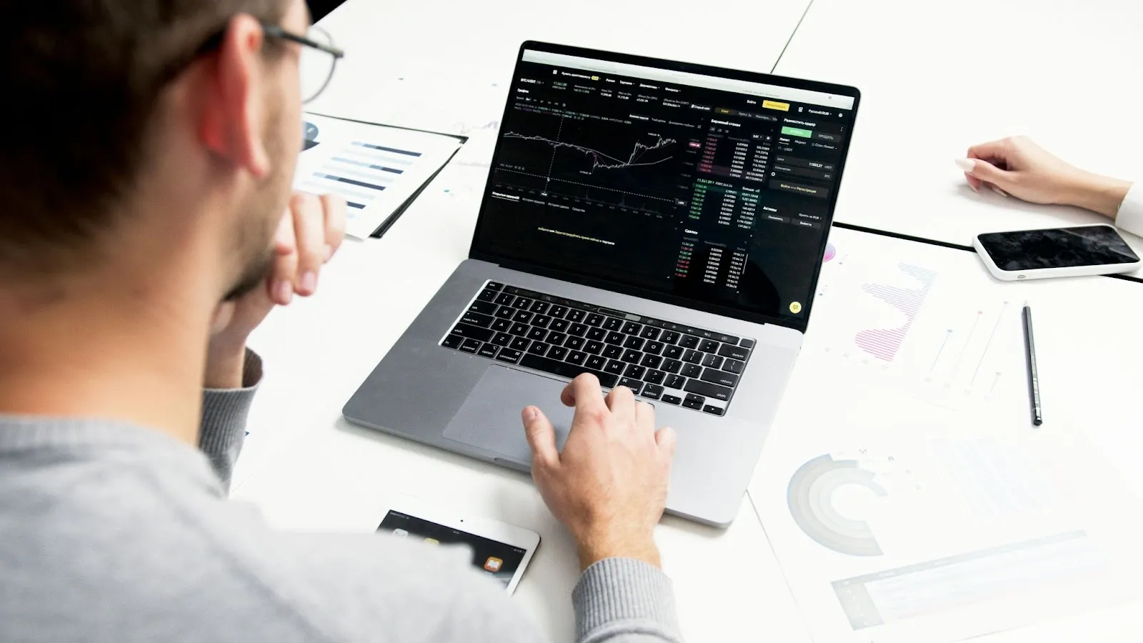 De la începător la profesionist: crearea unui plan de trading