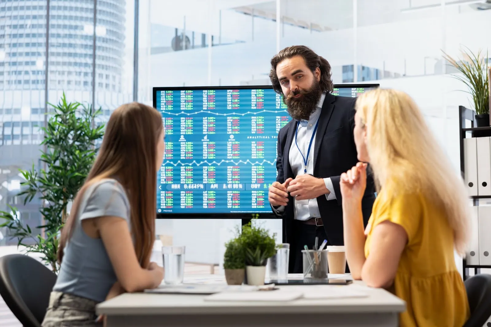 Strategii de hedging aplicate în practică