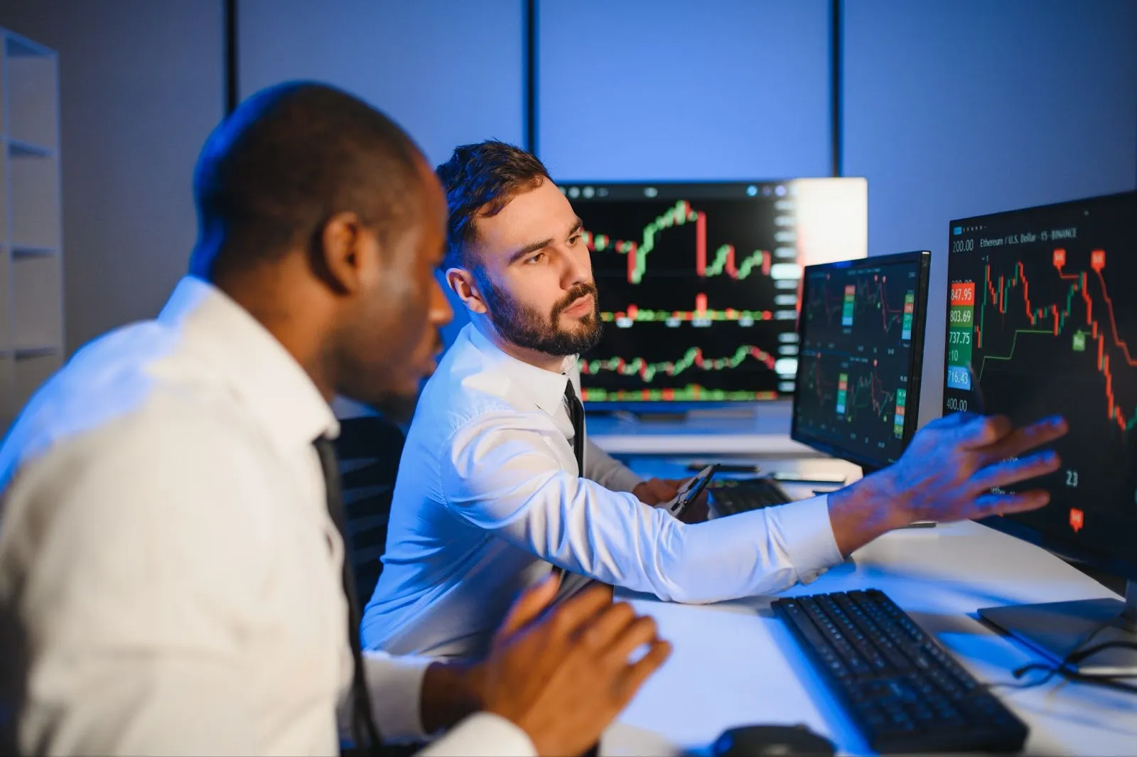 Alegerea platformei potrivite de copy trading